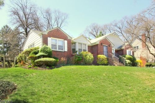 12 Cambridge Rd, Bloomfield, NJ 07003-2865