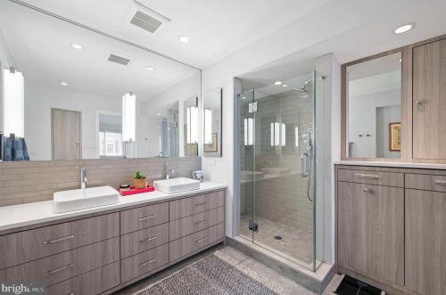 2050 Lombard St, Philadelphia PA  19146-1315 exterior