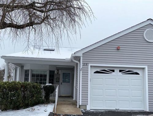 29 Highland Dr, Upper Stepney, CT 06468-1460