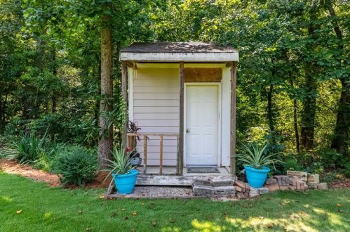 1132 Mccoy Dr, Conyers GA  30094 exterior