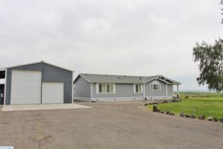 41 Jake Rd, Pasco, WA 99301-9699