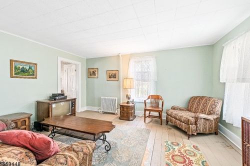 211 Willow Grove St, Hackettstown NJ  07840-1807 exterior