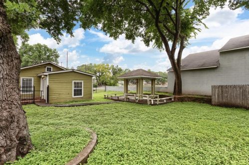 1415 Shady Grv Rd, Irving TX  75060-6430 exterior