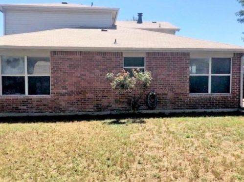 1000 Peacock Dr, Fort Worth TX  76131-4874 exterior