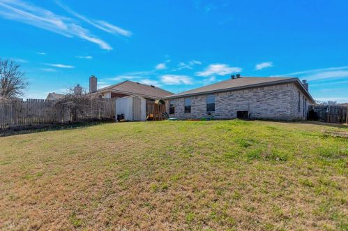 751 Annette Dr, Fort Worth TX  76108-4563 exterior