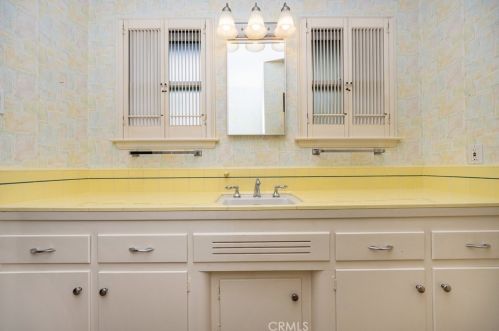 740 West St, Anaheim CA  92801-4708 exterior