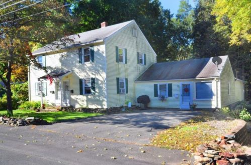 97 Perry St, Unionville, CT 06085-1014