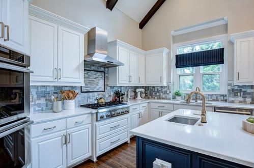 7020 Laurel Oak Dr, Suwanee, GA 30024-5339