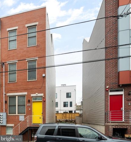 1642 Marshall St, Philadelphia PA  19122-2922 exterior