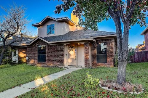 1613 San Francisco St, Carrollton TX 75007-5050 exterior