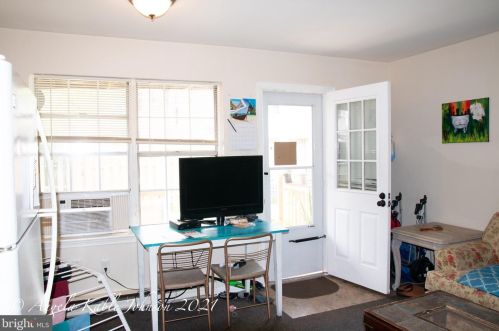 34 Mallard Ct, Charles Town WV 25414-5804 exterior