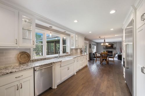 8009 Greenbriar Ln, Saint Paul MN  55125-8472 exterior