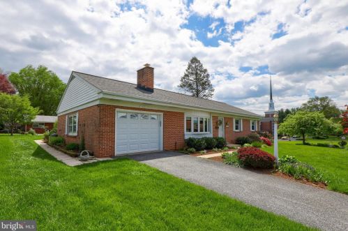 1631 Sunset Ave, Lancaster, PA 17601-4355
