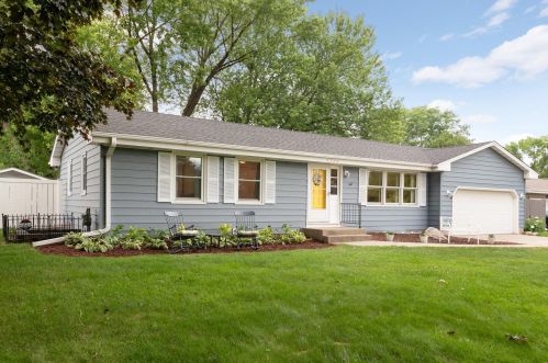 9924 Kell Ave, Minneapolis, MN 55437-2431