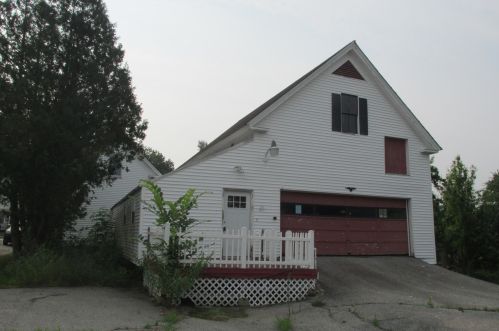 14 Marston St, Norway, ME 04268-5746