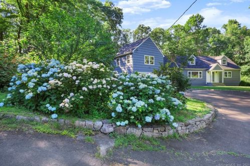 30 Woodchuck Ln, Wilton, CT 06897-3427