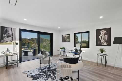 2434 Delisle Ct, Glendale CA  91208-2210 exterior
