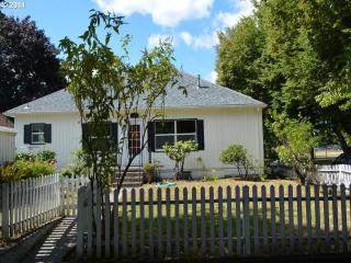 1580 Sherrett St, Portland OR  97202-7360 exterior