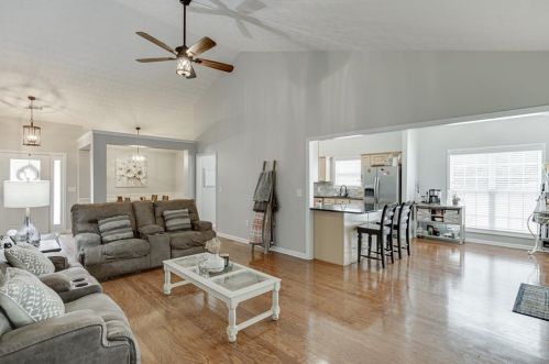 246 Blue Grass Dr, Jefferson GA  30549-8314 exterior