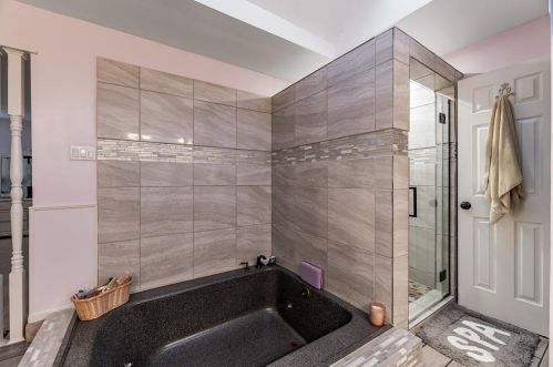 702 Timber Cv Dr, Taylor Lake Village TX 77586-4617 exterior