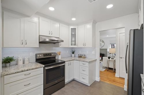 955 Lundy Ln, Los Altos CA 94024-5934 exterior