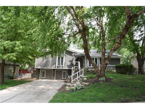 4737 Stearns Ln, Shawnee Mission, KS 66203-1172