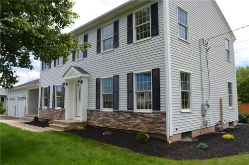 10 Strawberry Ln, Southington, CT 06489-3905