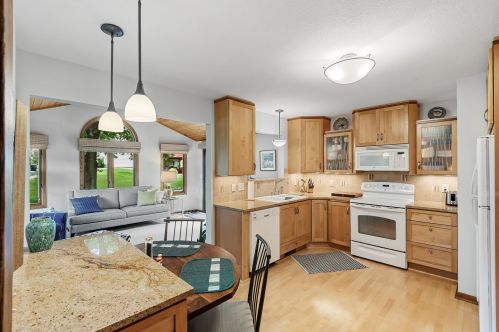 3393 Chandler Rd, Saint Paul MN  55126-3913 exterior