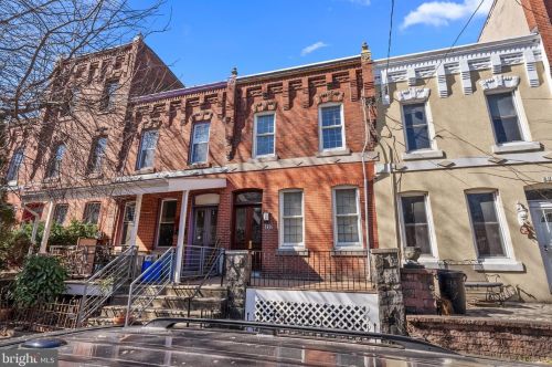 420 43rd St, Philadelphia, PA 19104-3935