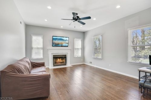 25 Marjaleen Dr, Dover NJ  07869-3411 exterior