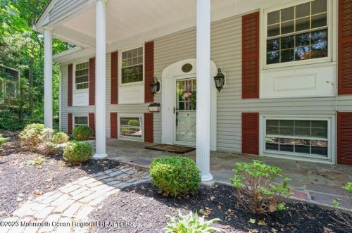 111 Mount Ave, Atlantic Highlands, NJ 07716-1549