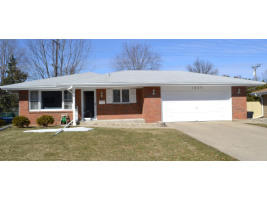 1423 Vassar Rd, Rockford, IL 61103-1650
