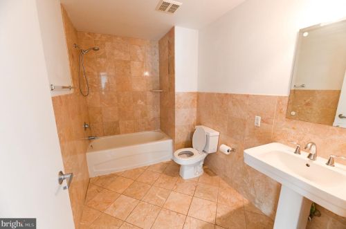 3750 Main St, Philadelphia PA  19127-2108 exterior