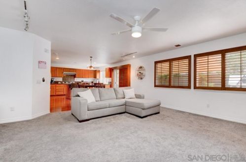 4307 Meadow Spring Way, Oceanside CA  92057-6536 exterior