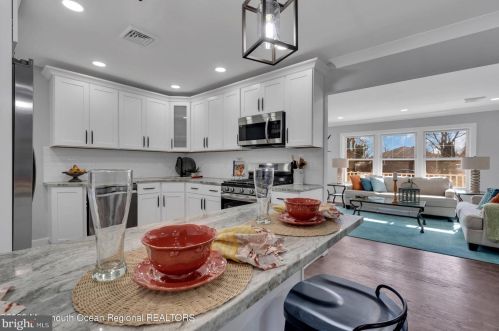 2427 Dwight Ave, Point Pleasant Beach, NJ 08742-3706