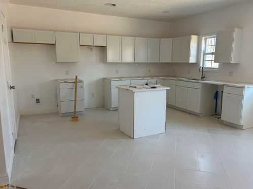 9210 Malcolm Dr, Porterdale, GA 30014-3993