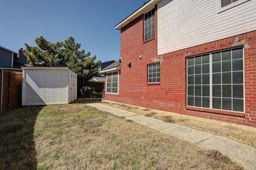 3141 Riverside Dr, Carrollton TX 75007-3732 exterior