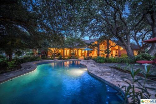 104 Country Ln, Seguin, TX 78155-7901