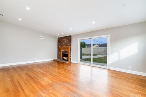 2949 Bridgeport Ave, Anaheim CA  92804-2049 exterior