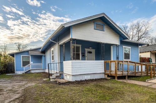 2016 May St, Fort Worth TX  76110-2144 exterior