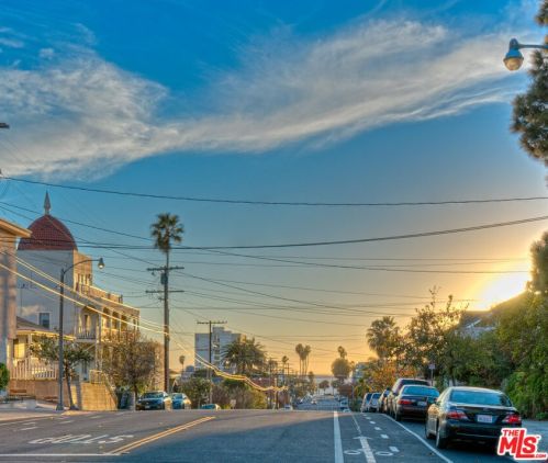 2035 4th St, Santa Monica CA  90405-1143 exterior
