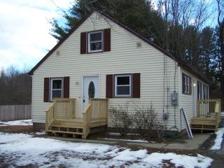 9 Ferland Dr, Killingly, CT 06241-2000