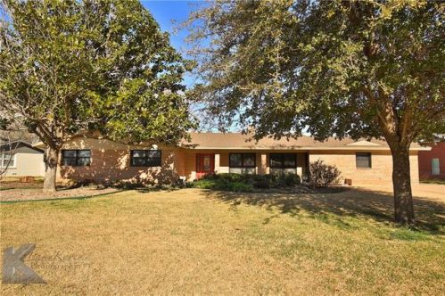 1318 Leggett Dr, Abilene TX  79605-3827 exterior