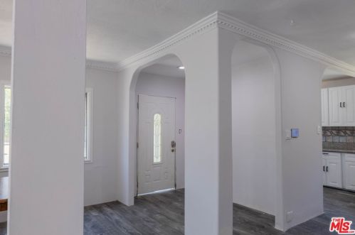 5938 Tobias Ave, Van Nuys, CA 91411-3129