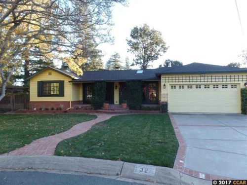 32 Hayward Ct, Pacheco, CA 94553-4433