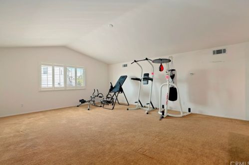 12758 Royal Palm Ln, Riverside CA  92503-7077 exterior