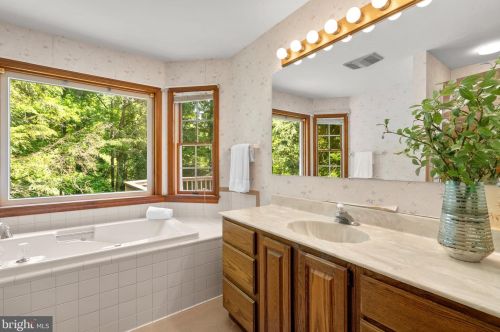 738 Sharpsburg Dr, Davidsonville MD 21035-1927 exterior