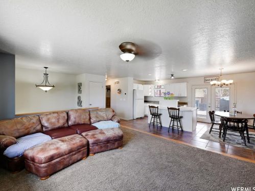 3948 5525, Roy, UT 84067-9142
