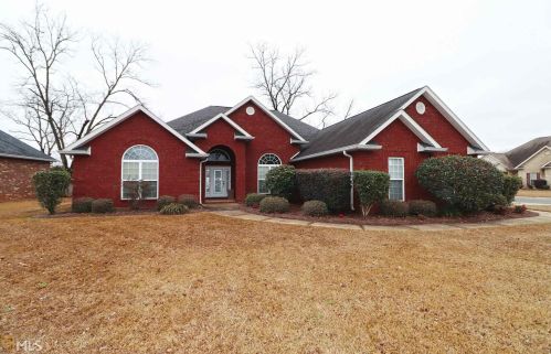 301 Cheshire Dr, Warner Robins, GA 31088-1159