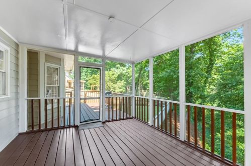 2976 Four Oaks Dr, Atlanta GA  30360-1752 exterior